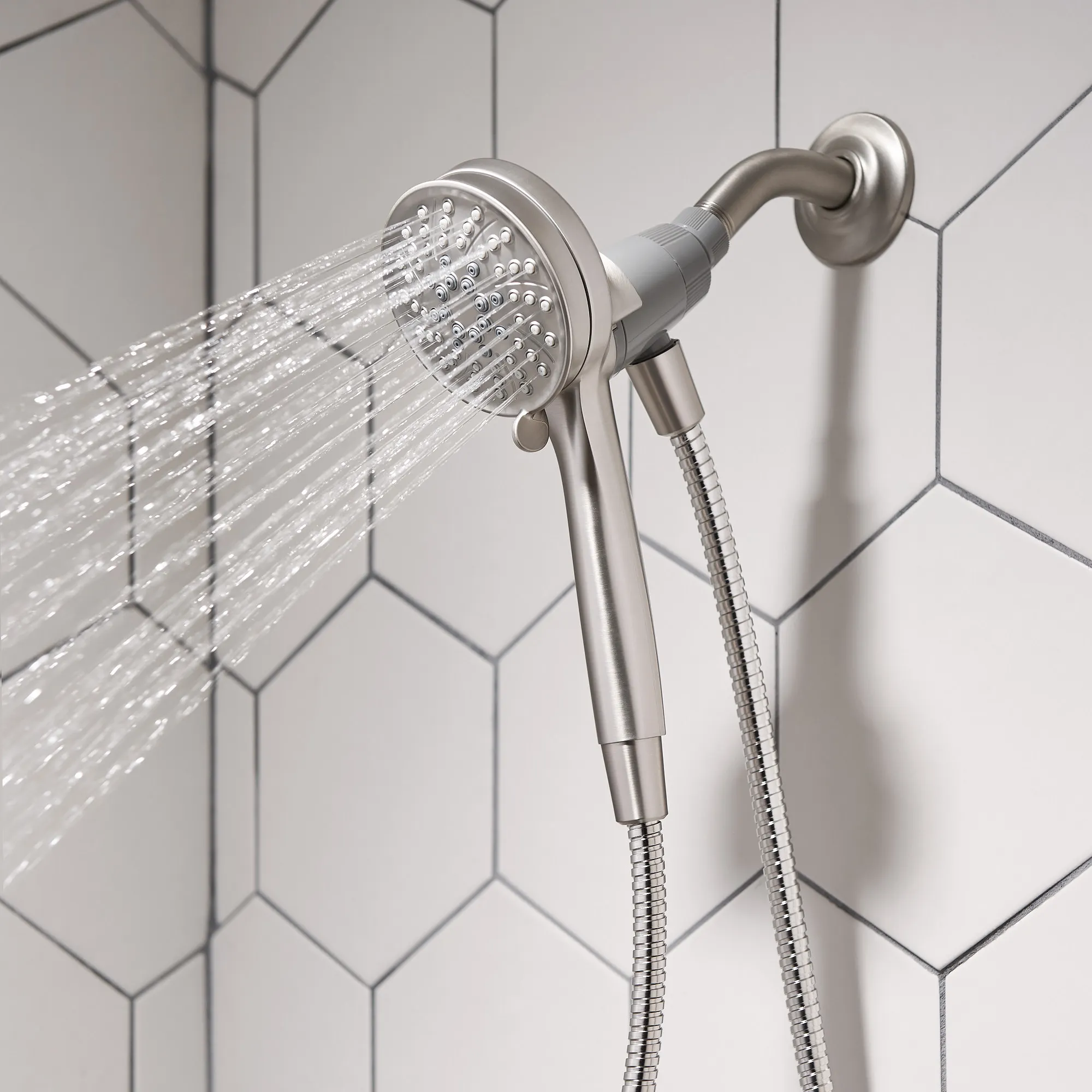 Attract With Magnetix Handheld Shower - Image 40