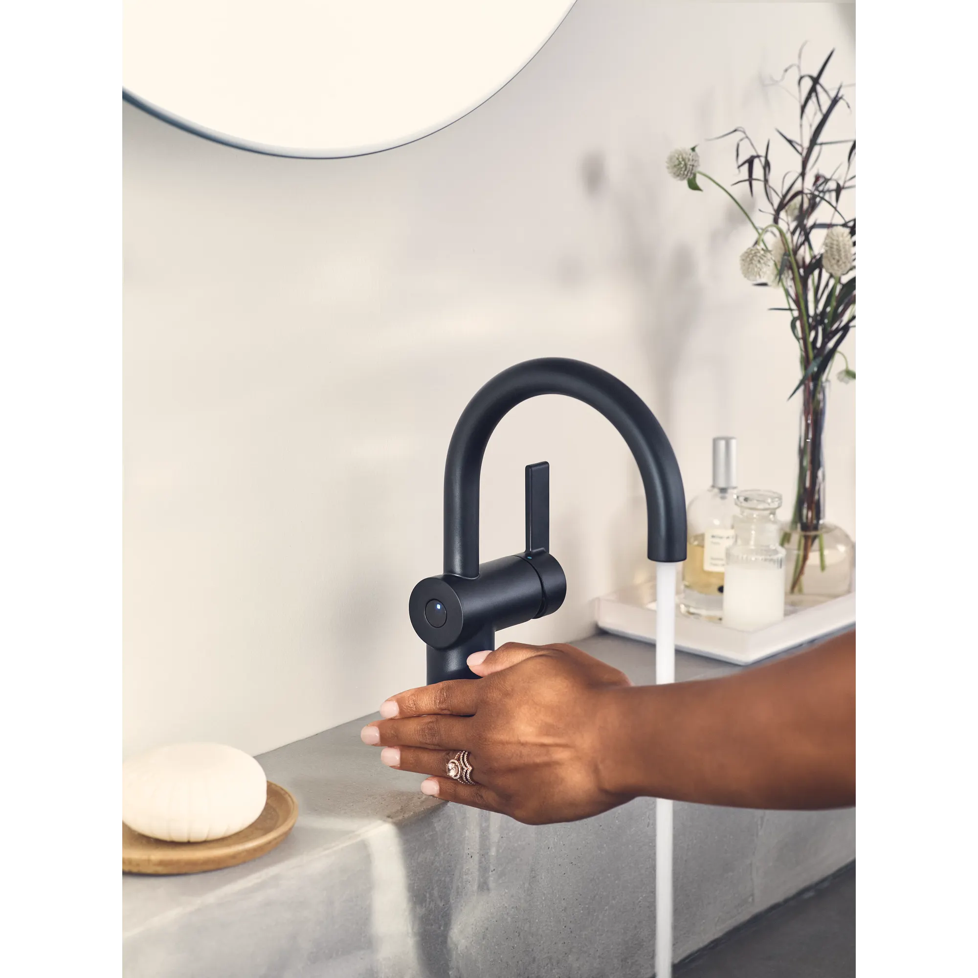 Cia MotionSense One-Handle Touchless Bathroom Faucet - Image 32
