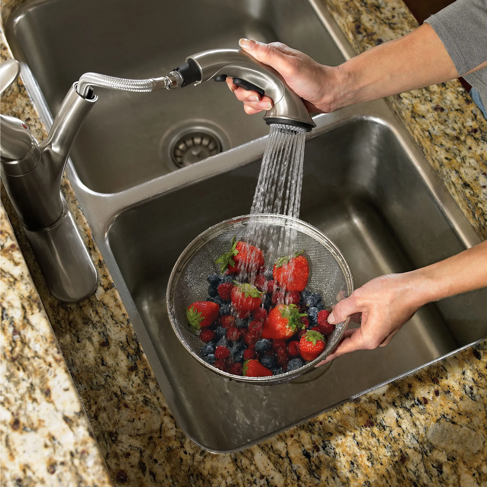 Camerist One-Handle Pullout Kitchen Faucet - Image 13