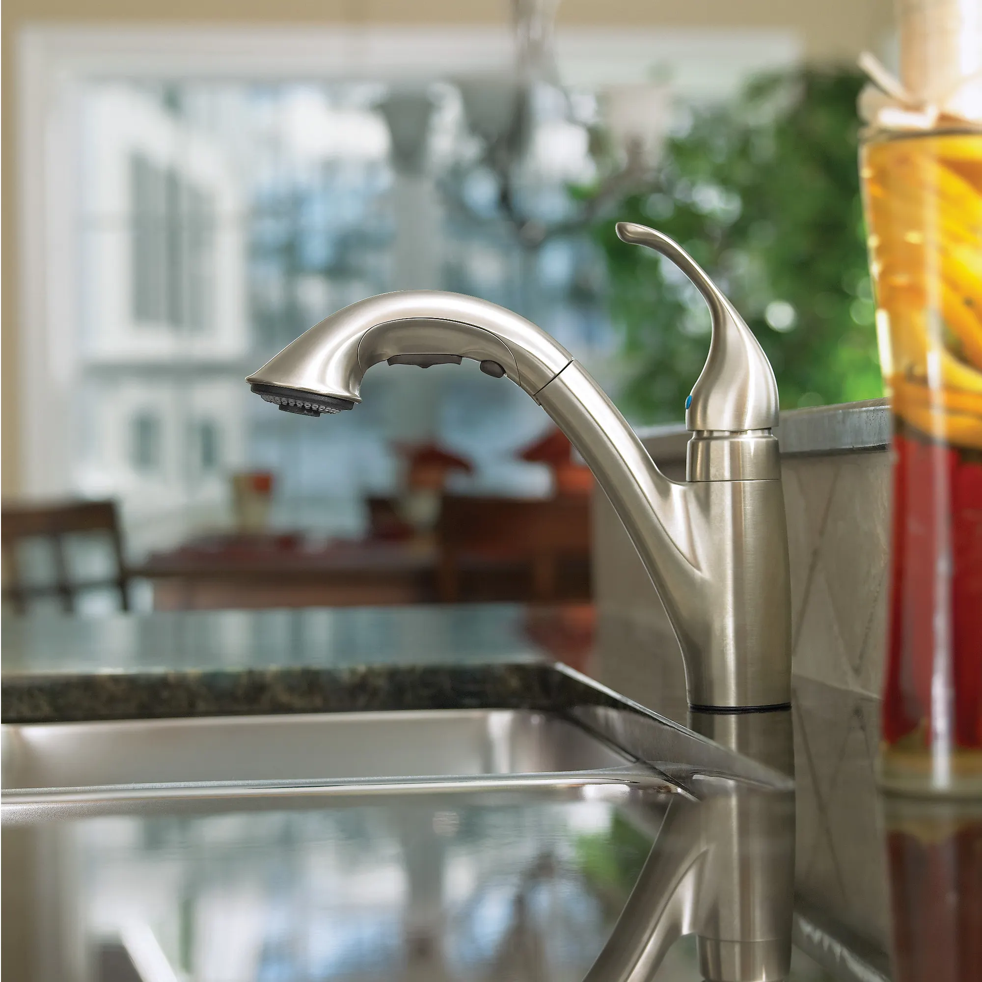 Camerist Classic stainless one-handle low arc pullout kitchen faucet - Image 2