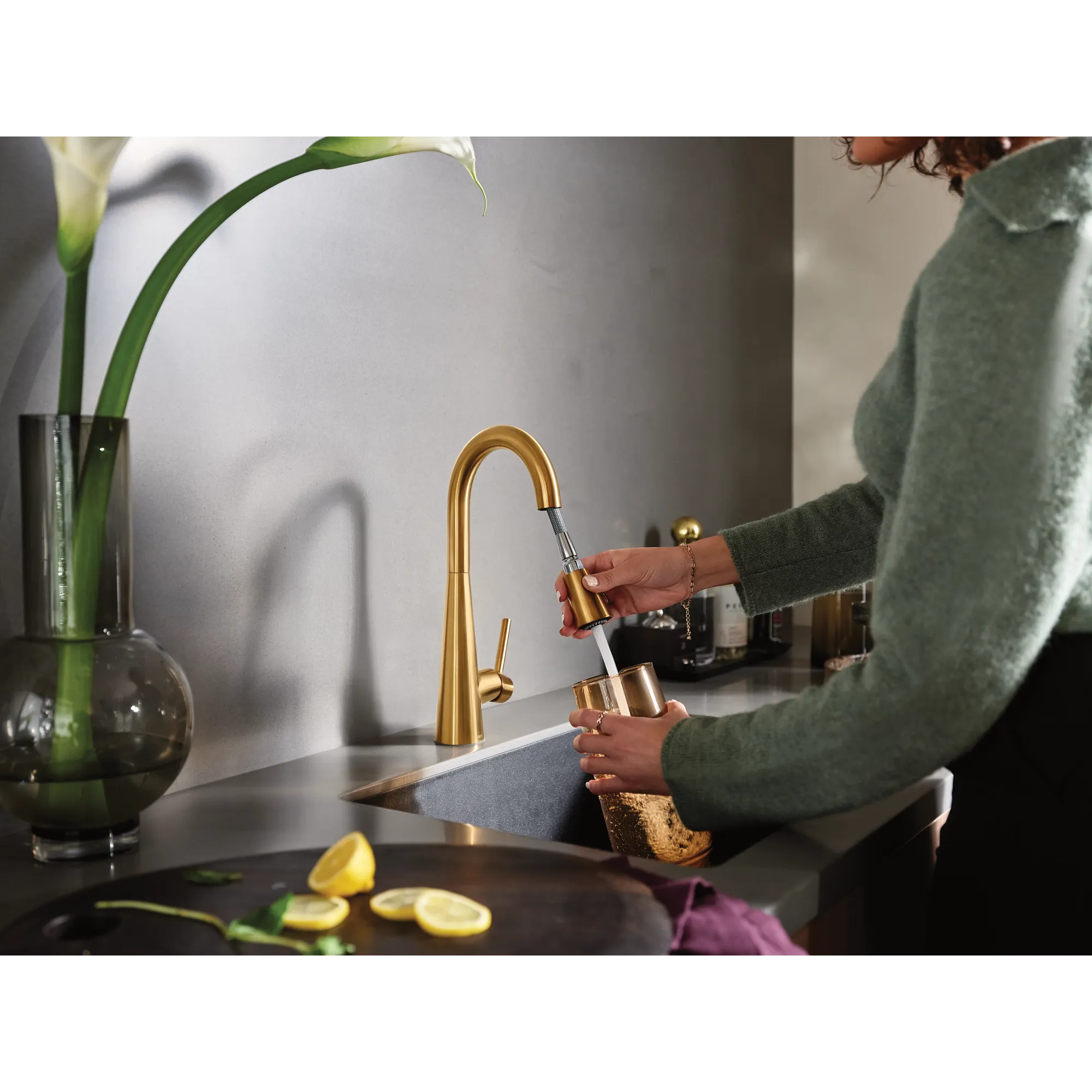Sleek One-Handle Pulldown Bar Faucet - Image 30