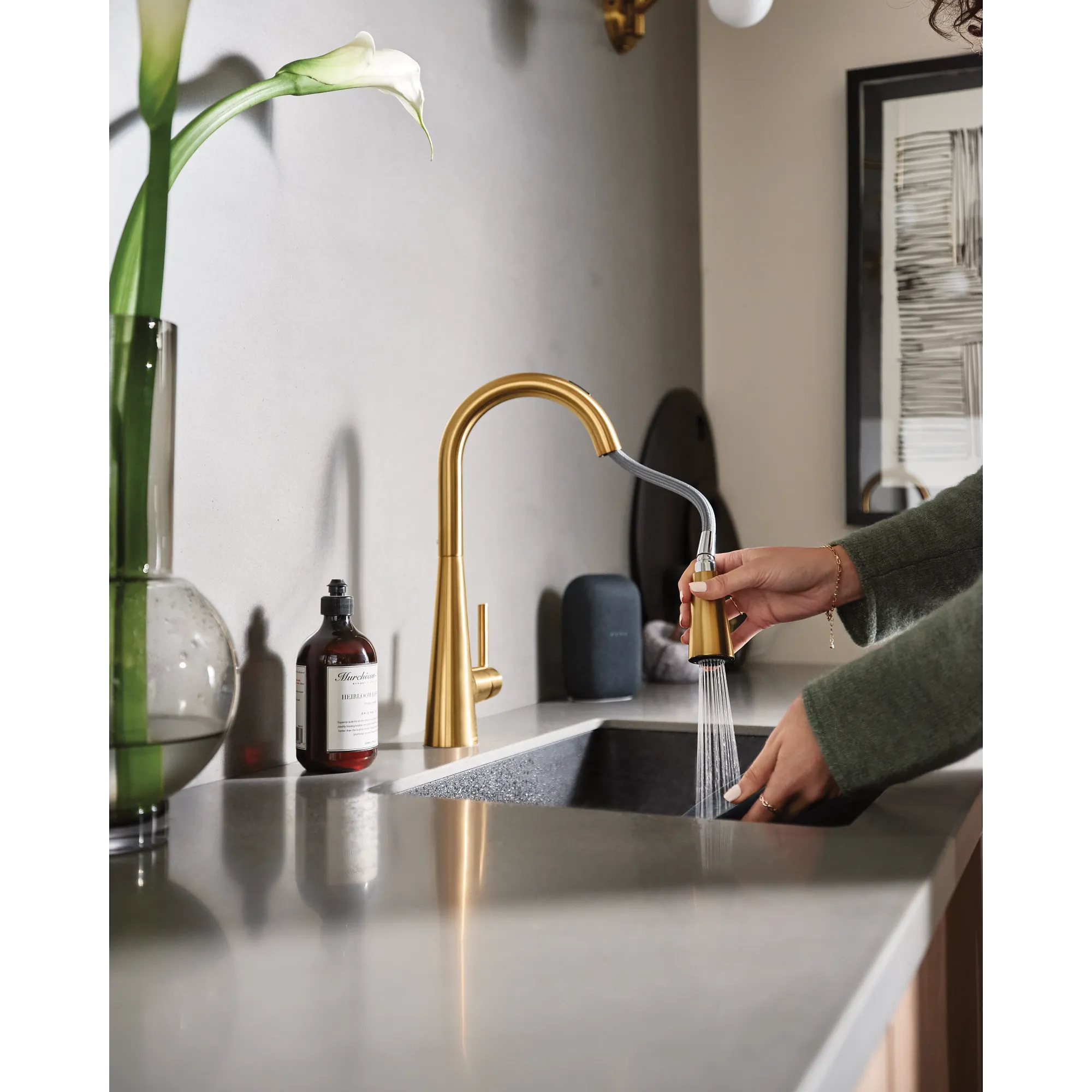 Sleek Smart Pulldown Touchless Kitchen Faucet - Image 27