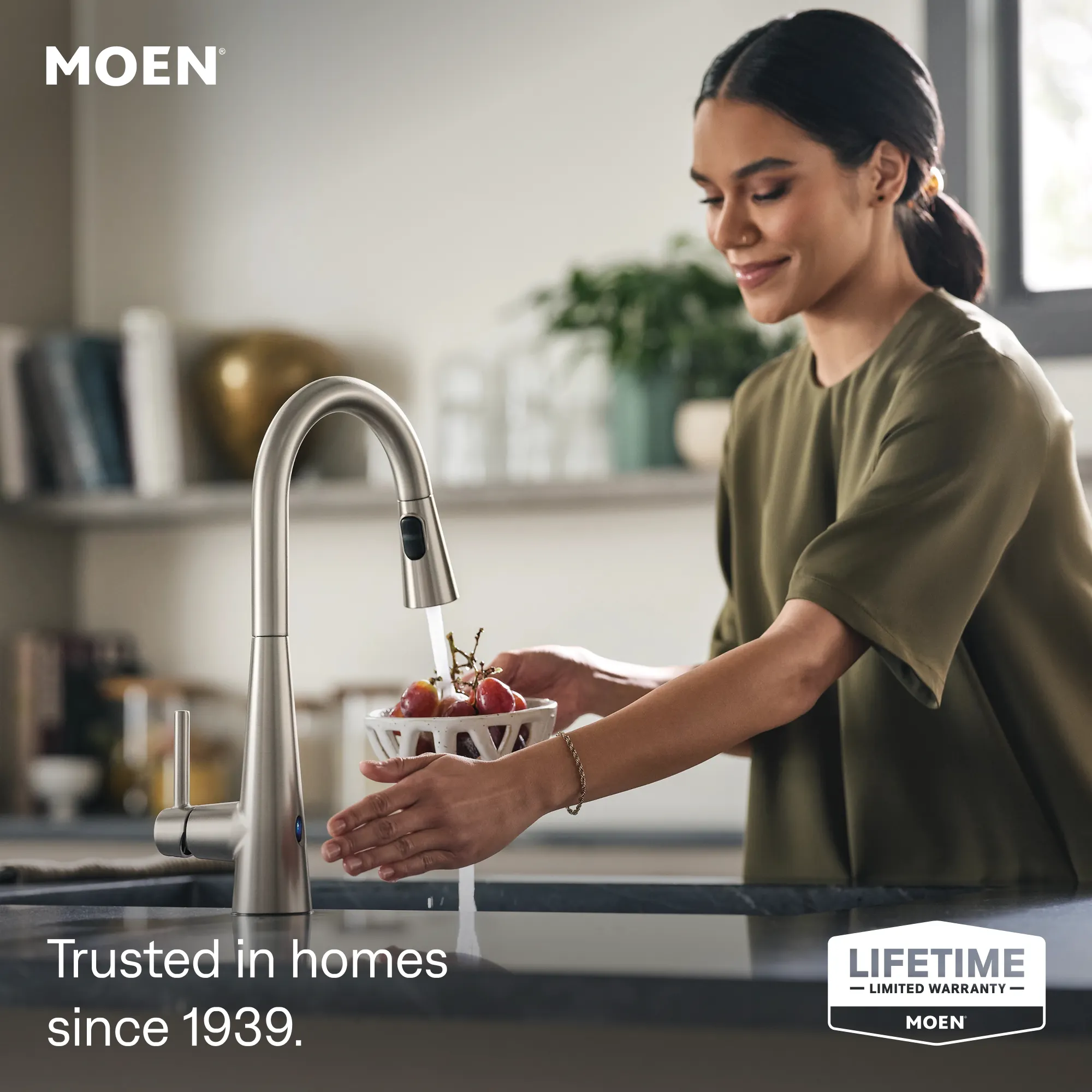 Sleek MotionSense Wave One-Handle Pulldown Touchless Kitchen Faucet - Image 16