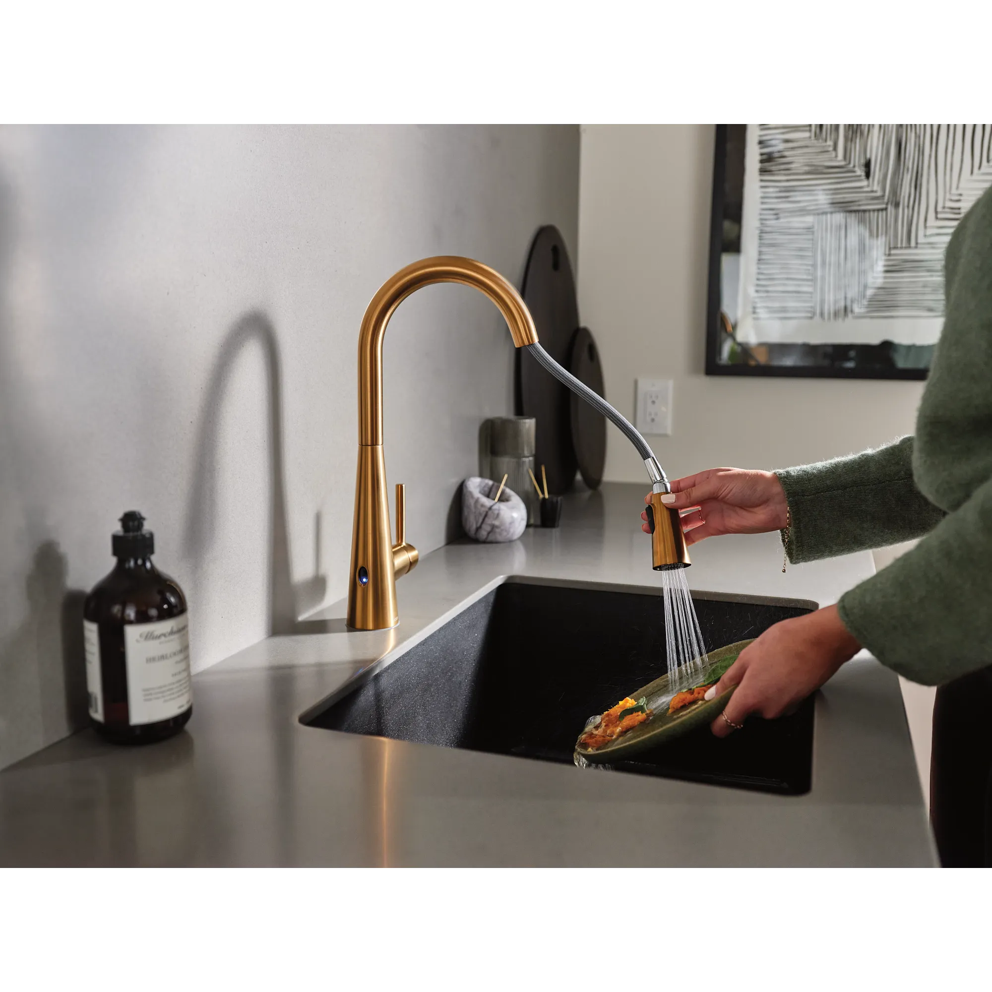 Sleek MotionSense Wave One-Handle Pulldown Touchless Kitchen Faucet - Image 25