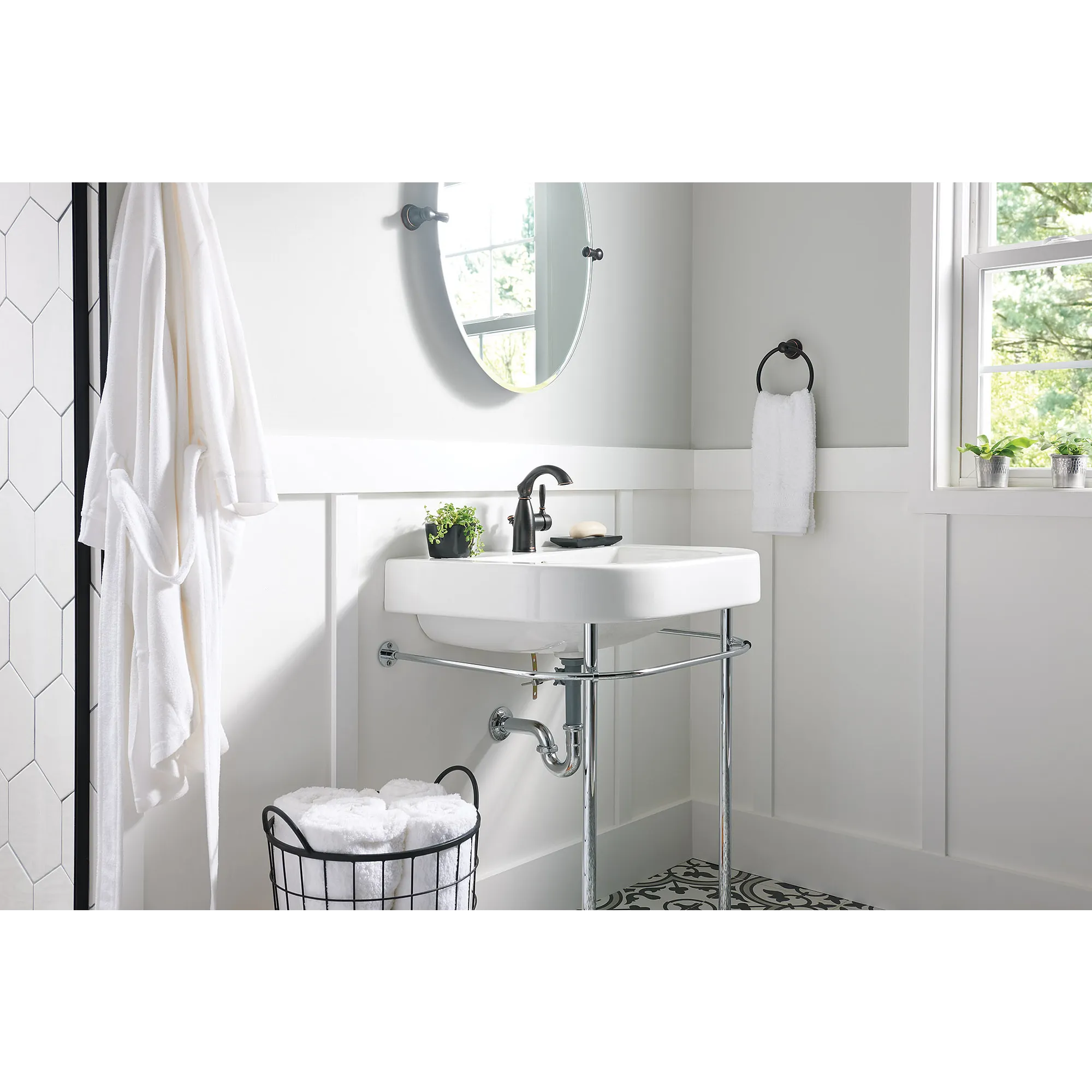 Sarona One-handle Bathroom Sink Faucet - Image 5