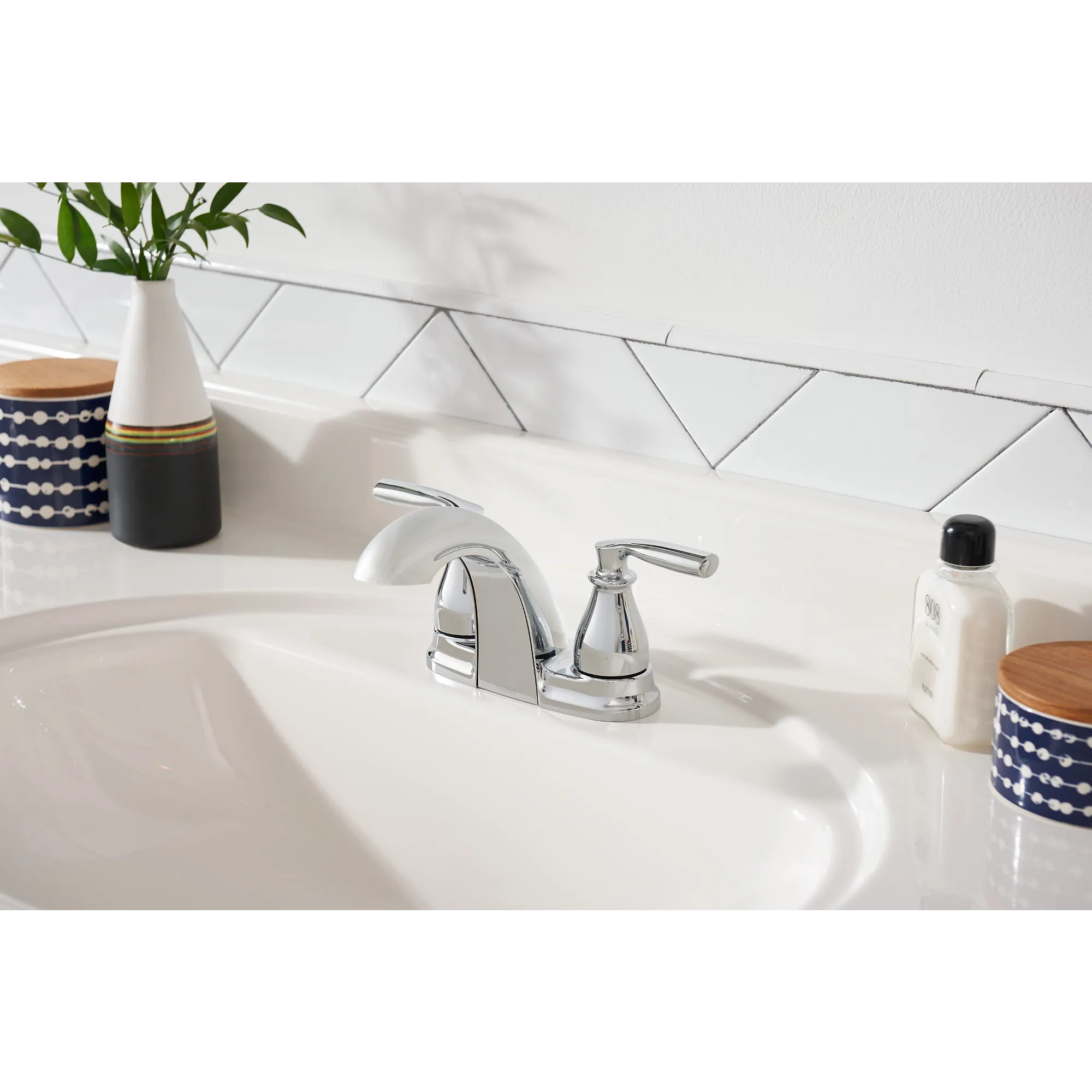 Hilliard Two-handle Centerset Bathroom Sink Faucet - Image 3