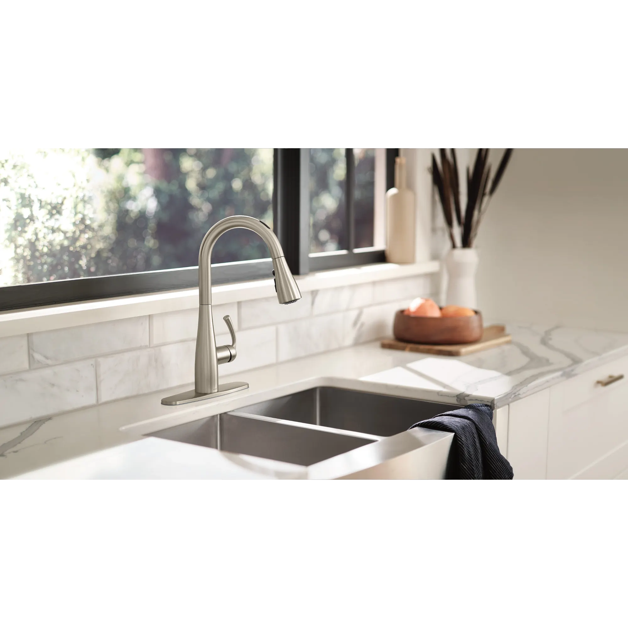 Essie Smart Pulldown Touchless Kitchen Faucet - Image 3