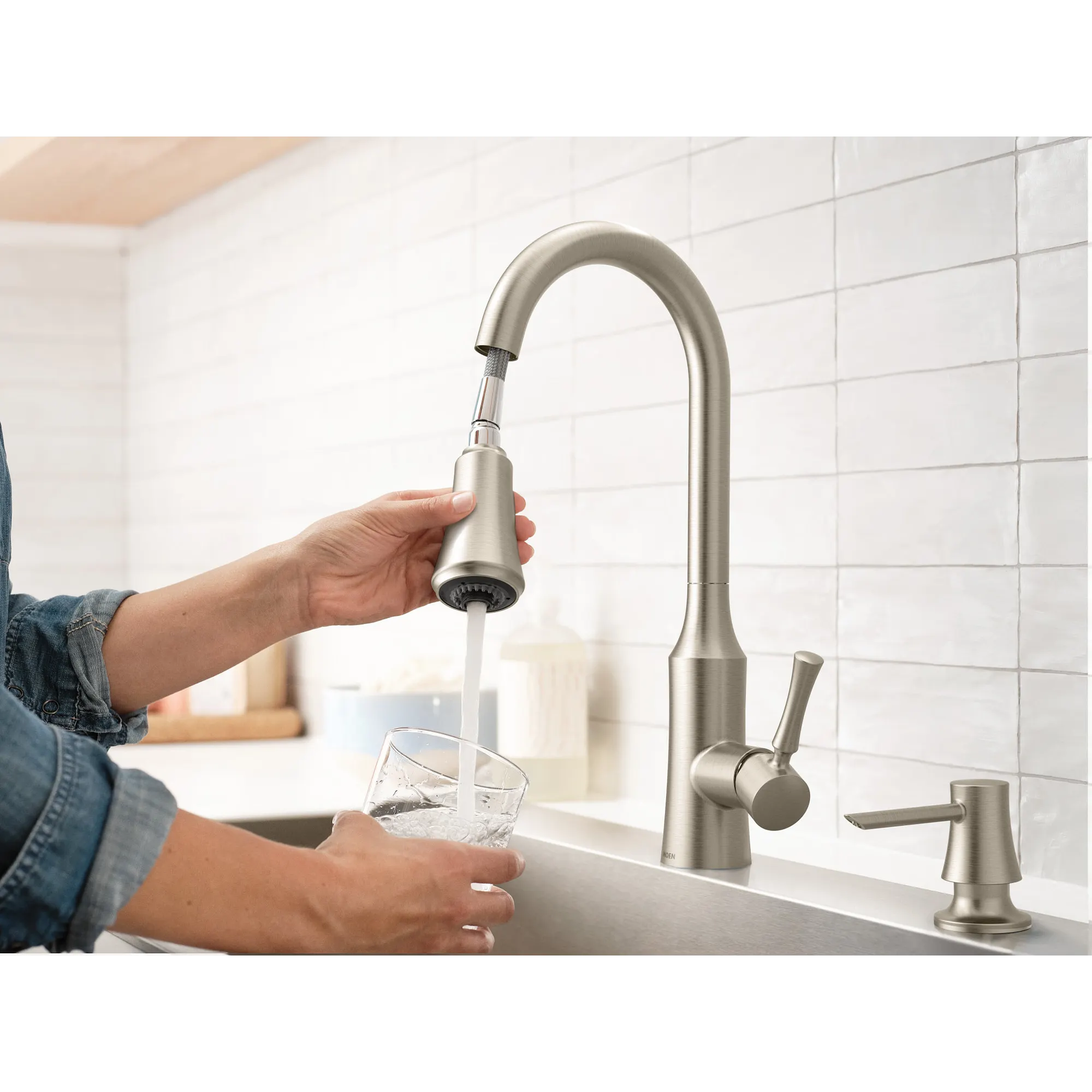 Venango Chrome One-Handle High Arc Pulldown Kitchen Faucet - Image 27