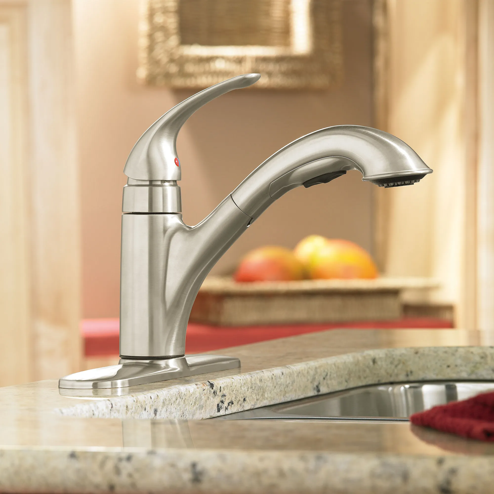 Caprillo Chrome one-handle low arc pullout kitchen faucet - Image 6