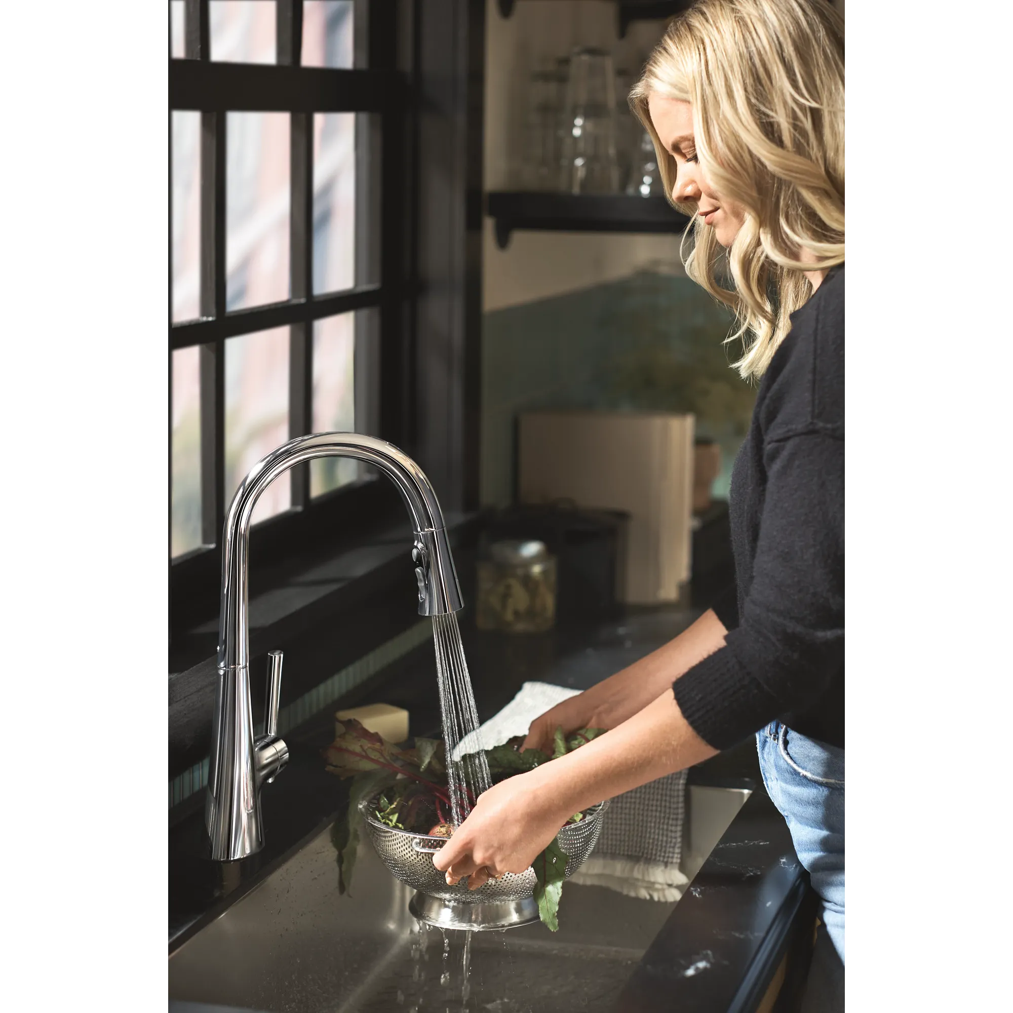 KURV Smart Pulldown Touchless Kitchen Faucet - Image 4
