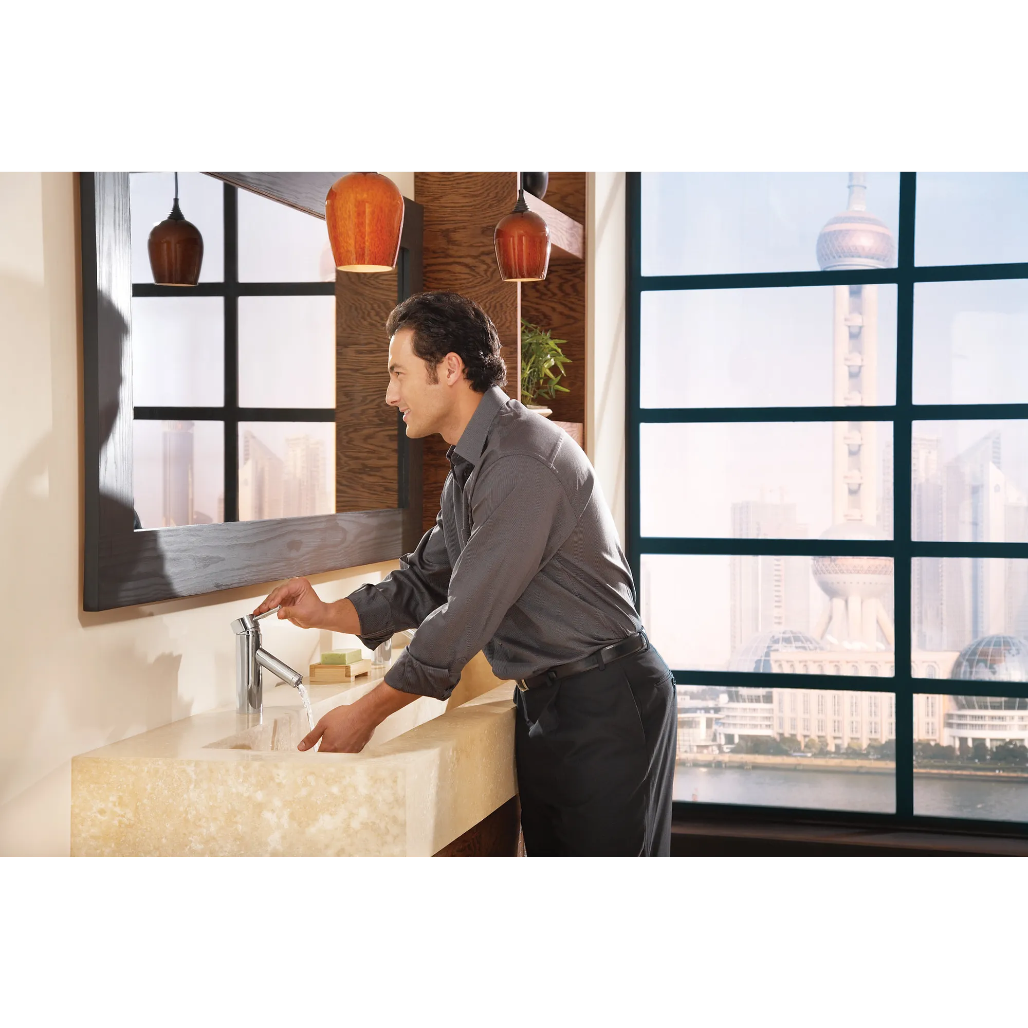 Level Chrome one-handle low arc bathroom faucet - Image 2