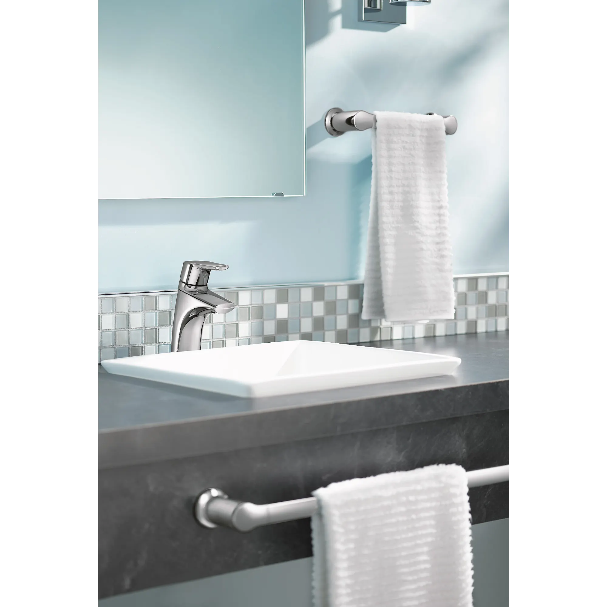 Method Chrome one-handle low arc bathroom faucet - Image 3