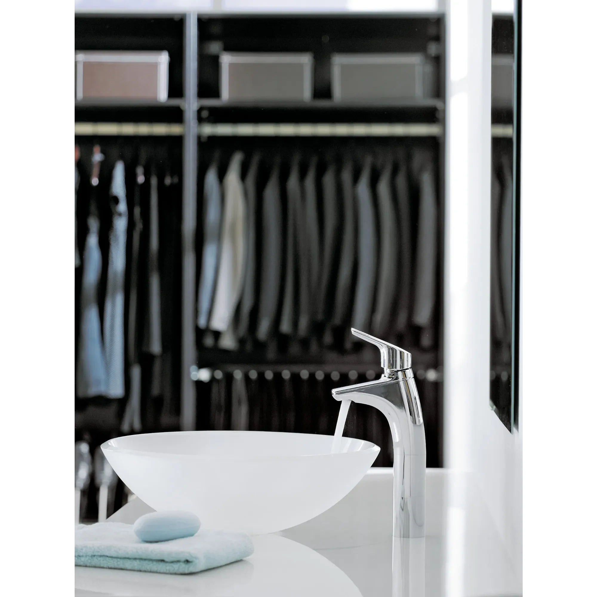 Method Chrome one-handle low arc bathroom faucet - Image 9