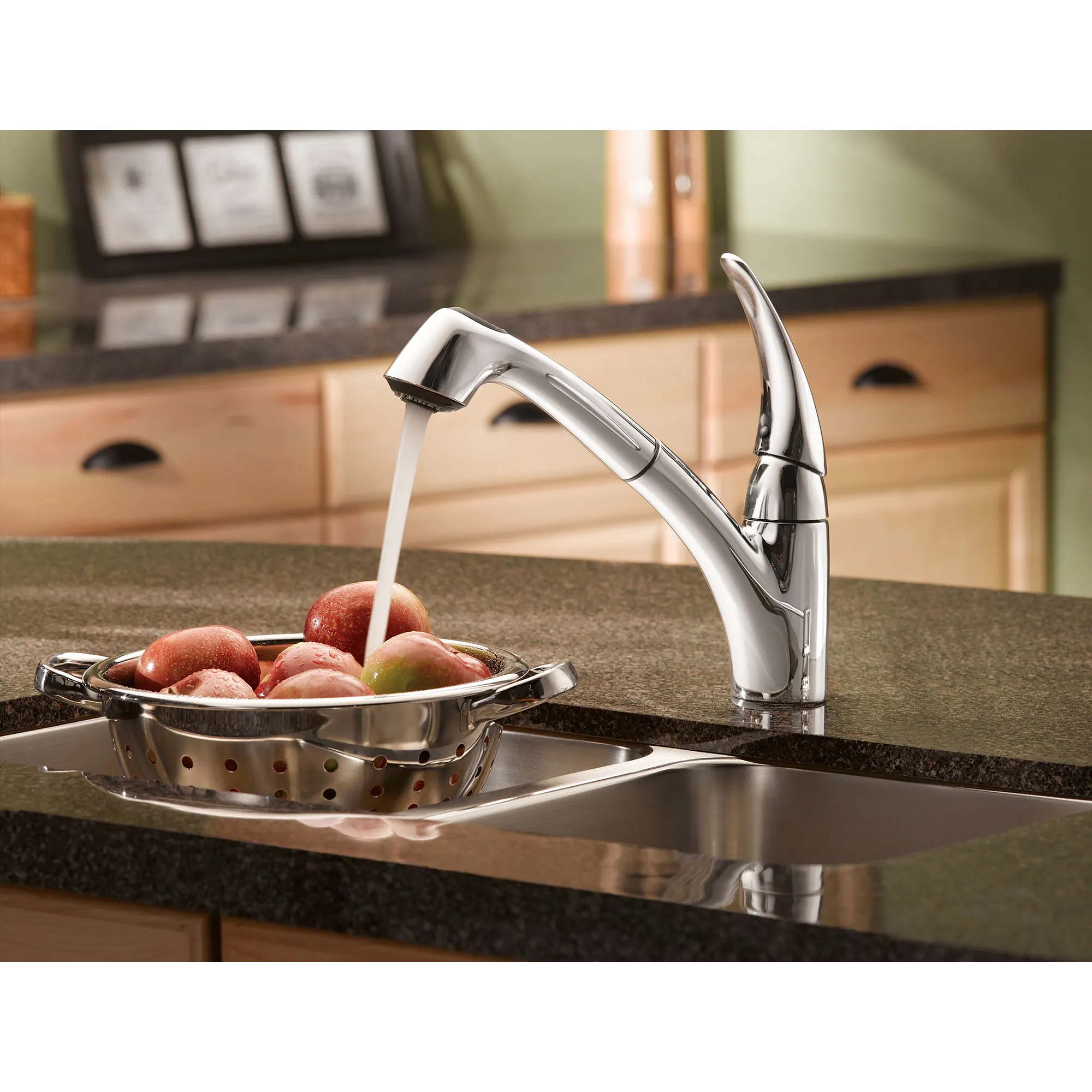 Extensa Chrome one-handle low arc pullout kitchen faucet - Image 12