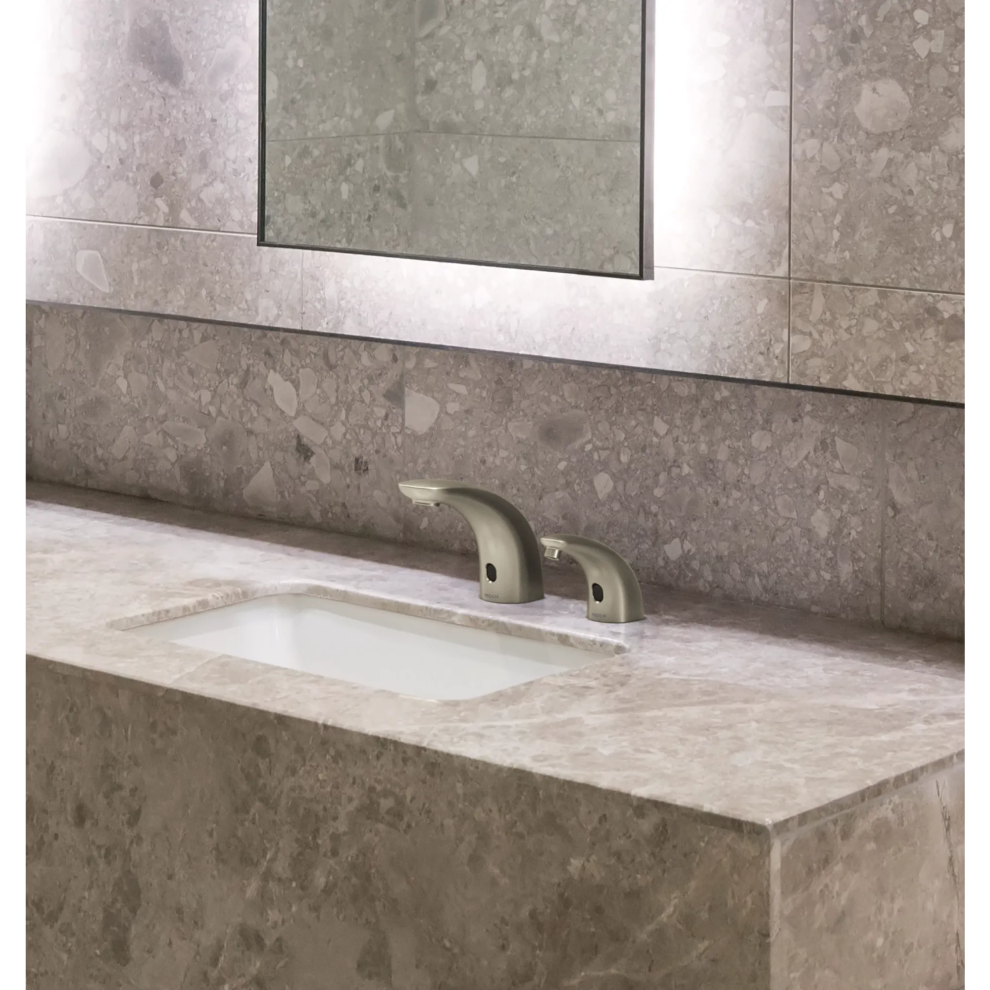 M-POWER Chrome sensor-operated lavatory faucet - Image 4