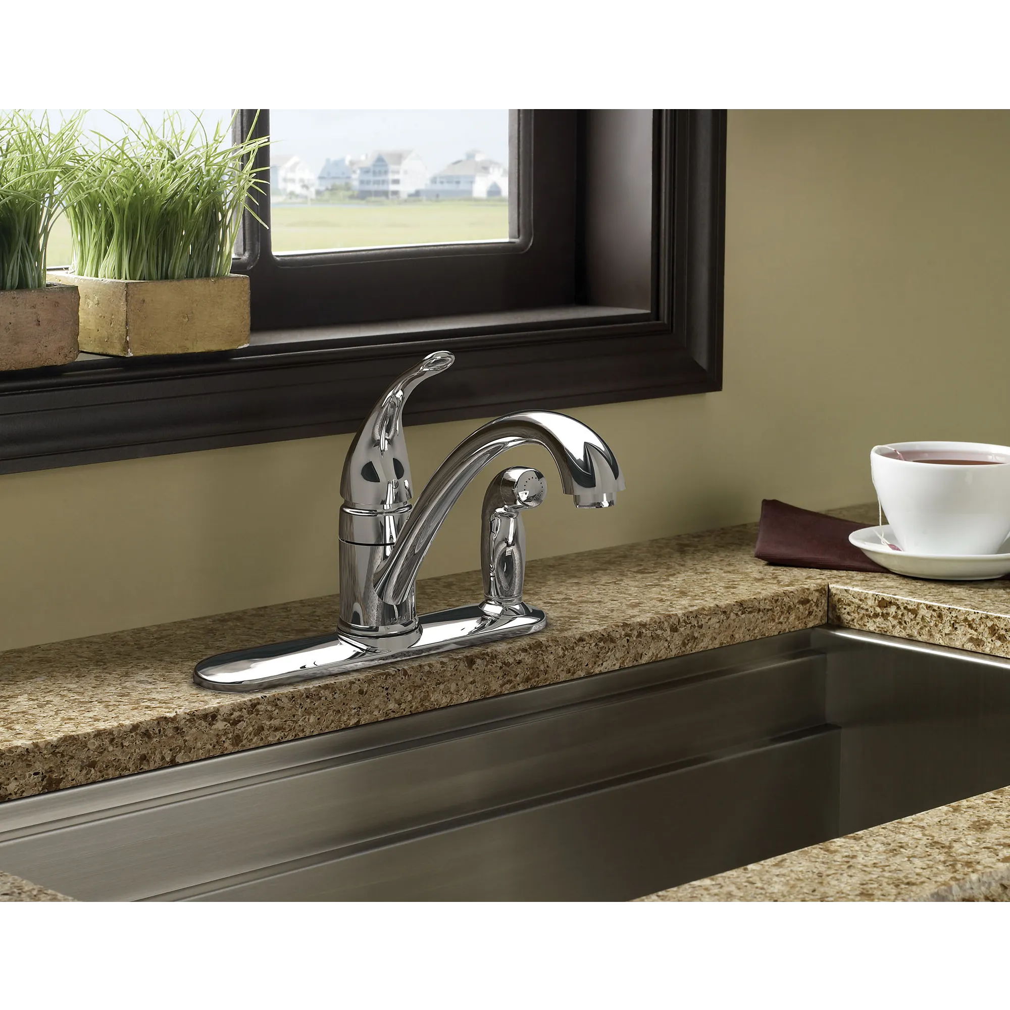 Torrance Chrome one-handle low arc kitchen faucet - Image 4