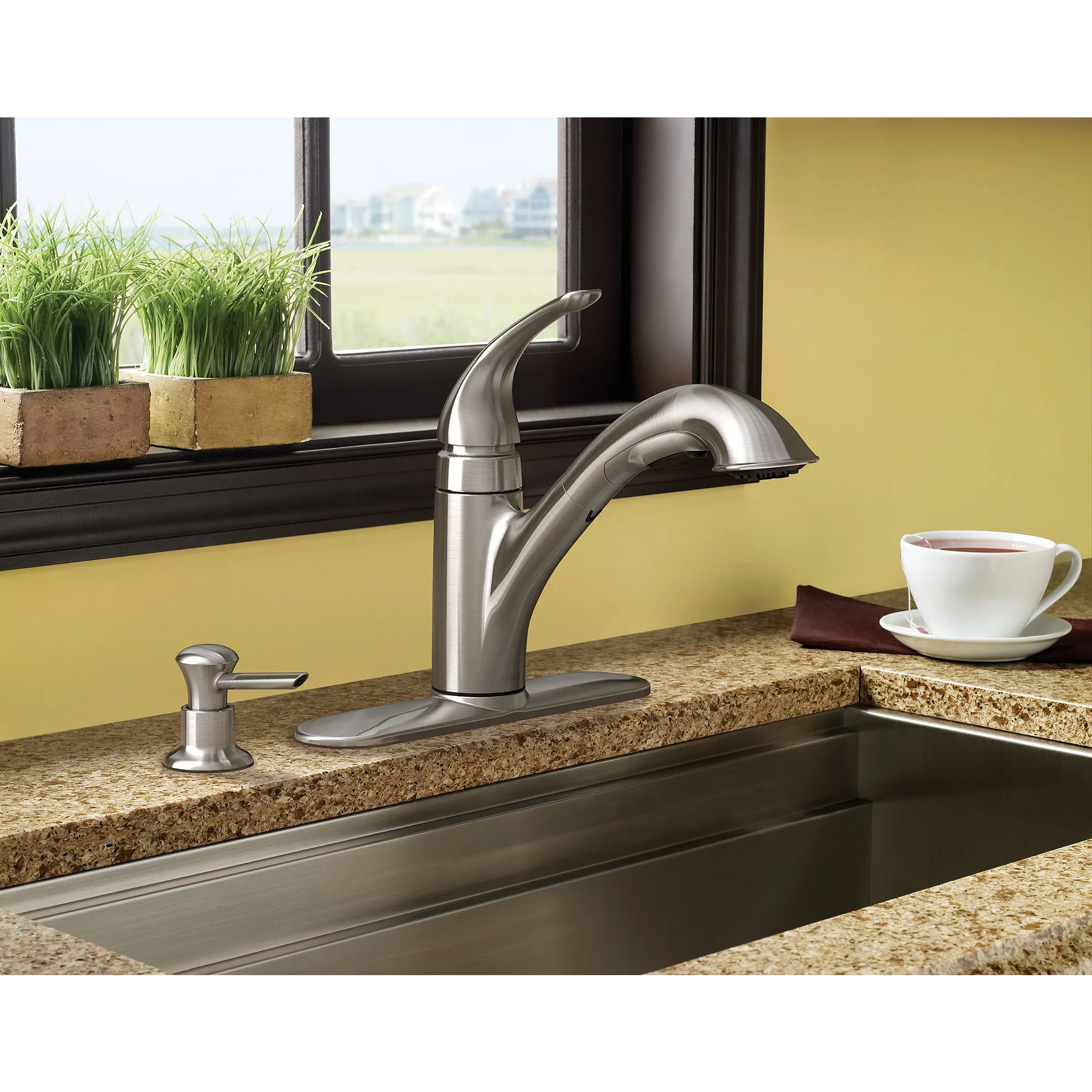 Caprillo Chrome one-handle low arc kitchen faucet - Image 2