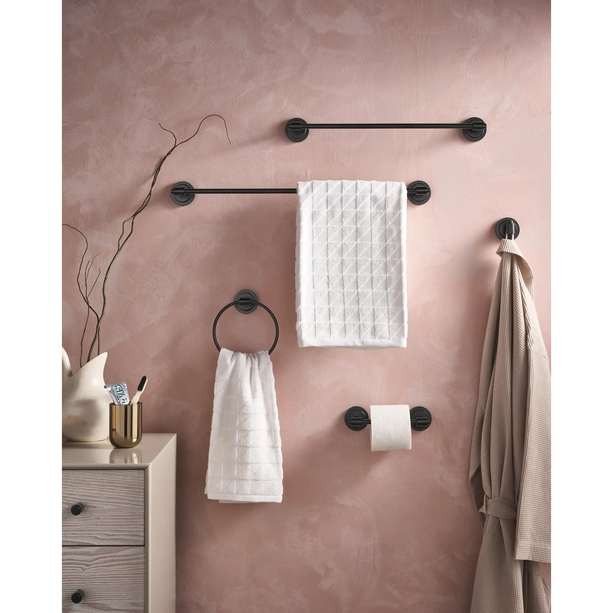 Iso 24" Towel Bar - Image 8