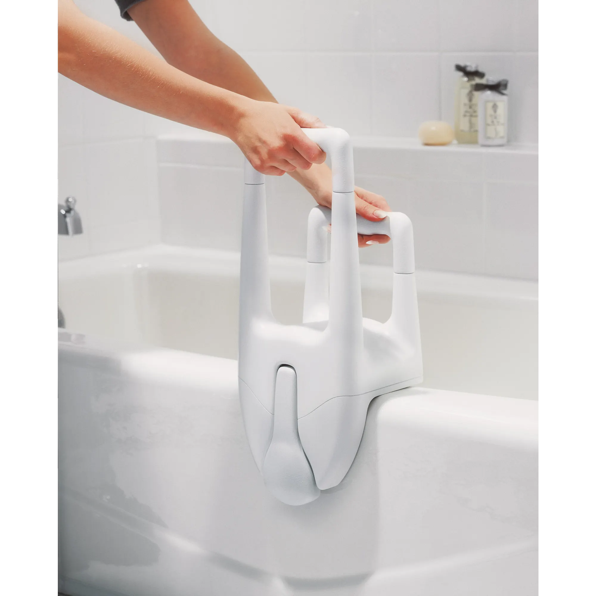 Moen Home Care Glacier Tub Grip - Image 3