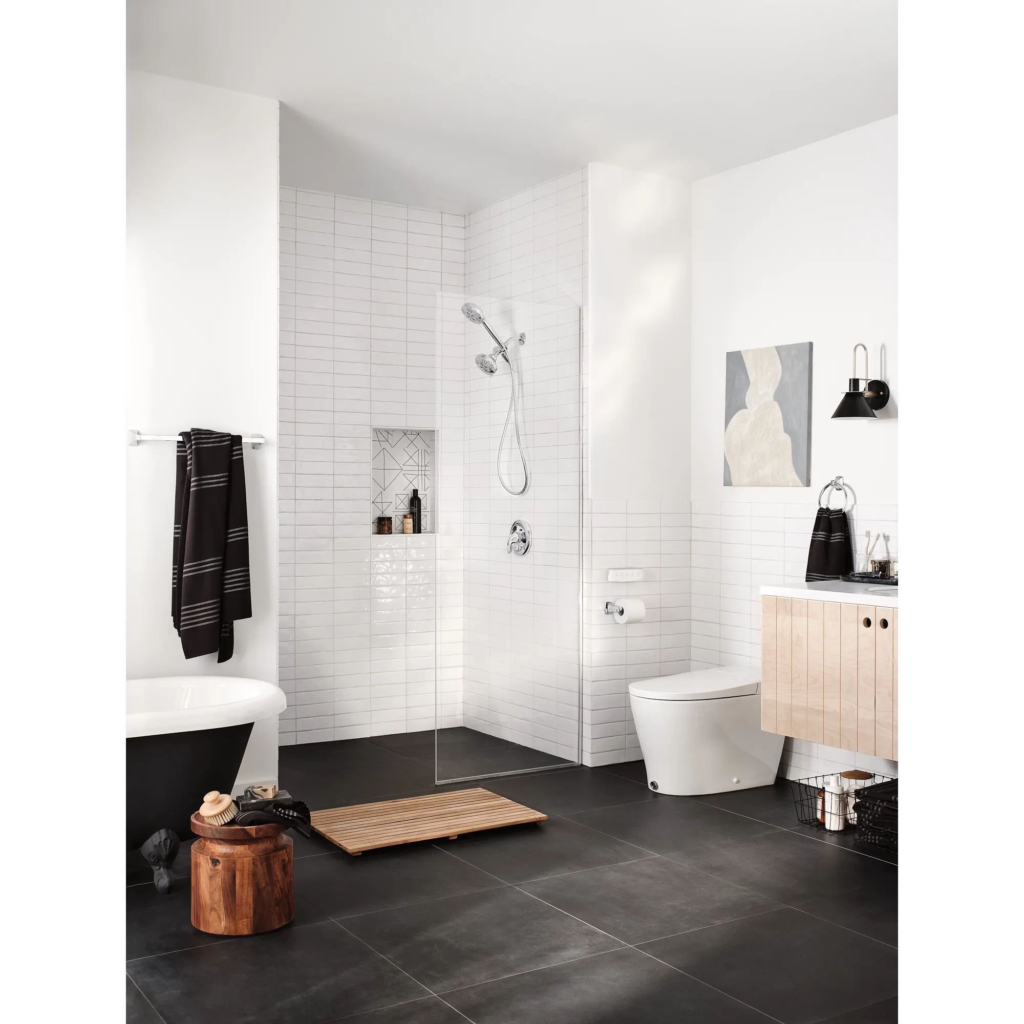 Moen 5-series Electronic Cleansing Toilet - Image 8
