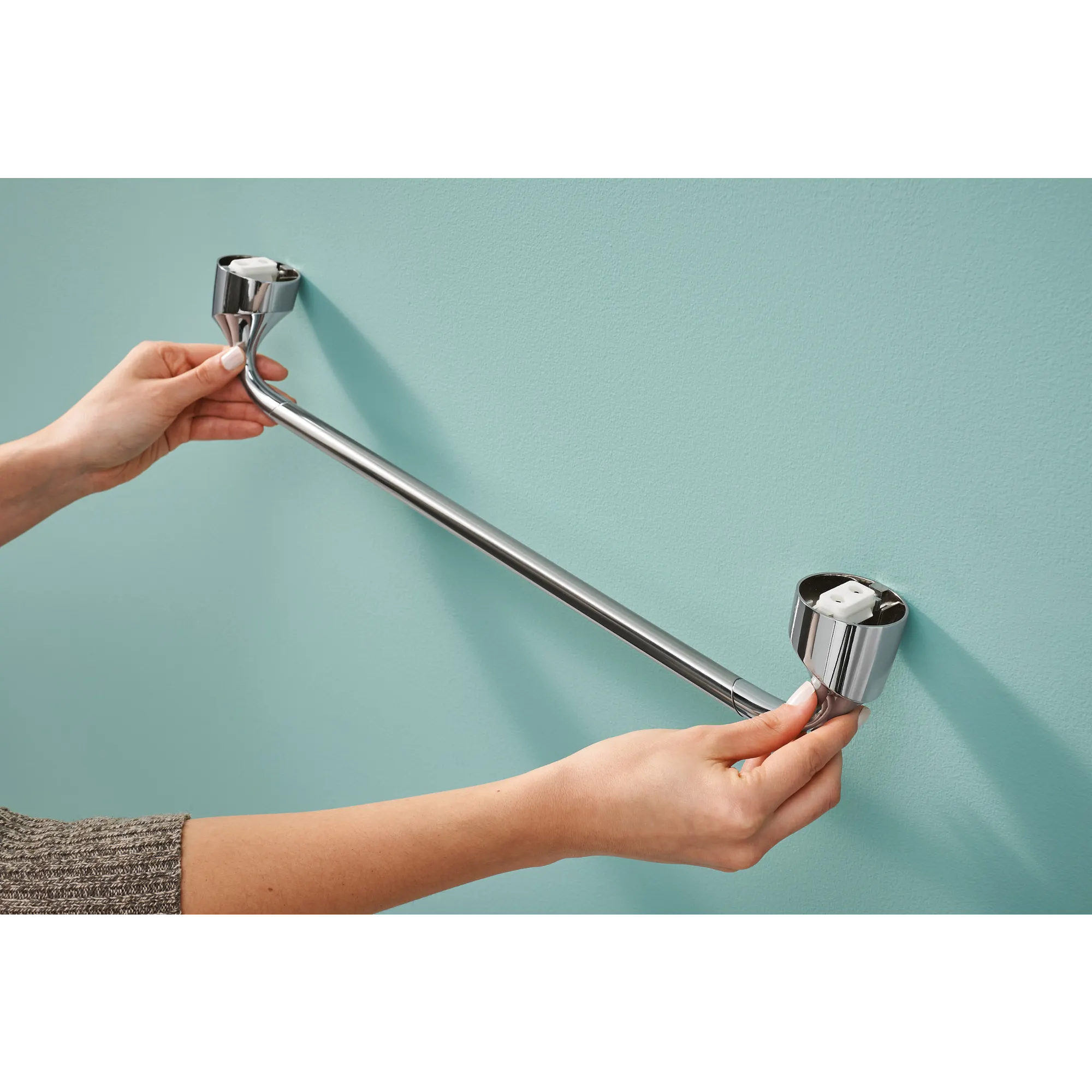 Idora 24" Towel Bar - Image 8