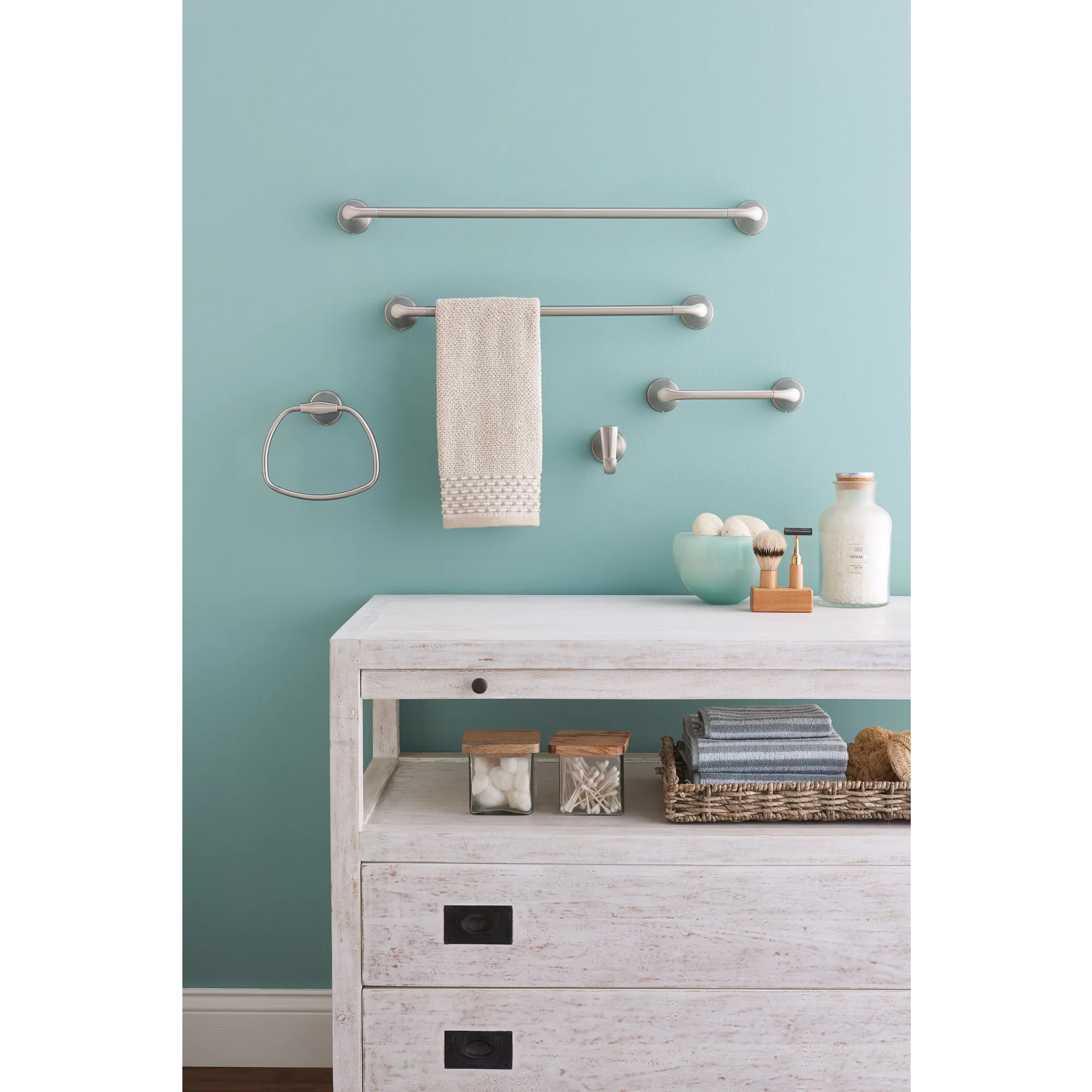 Tiffin Brushed nickel 24" Towel Bar - Image 3
