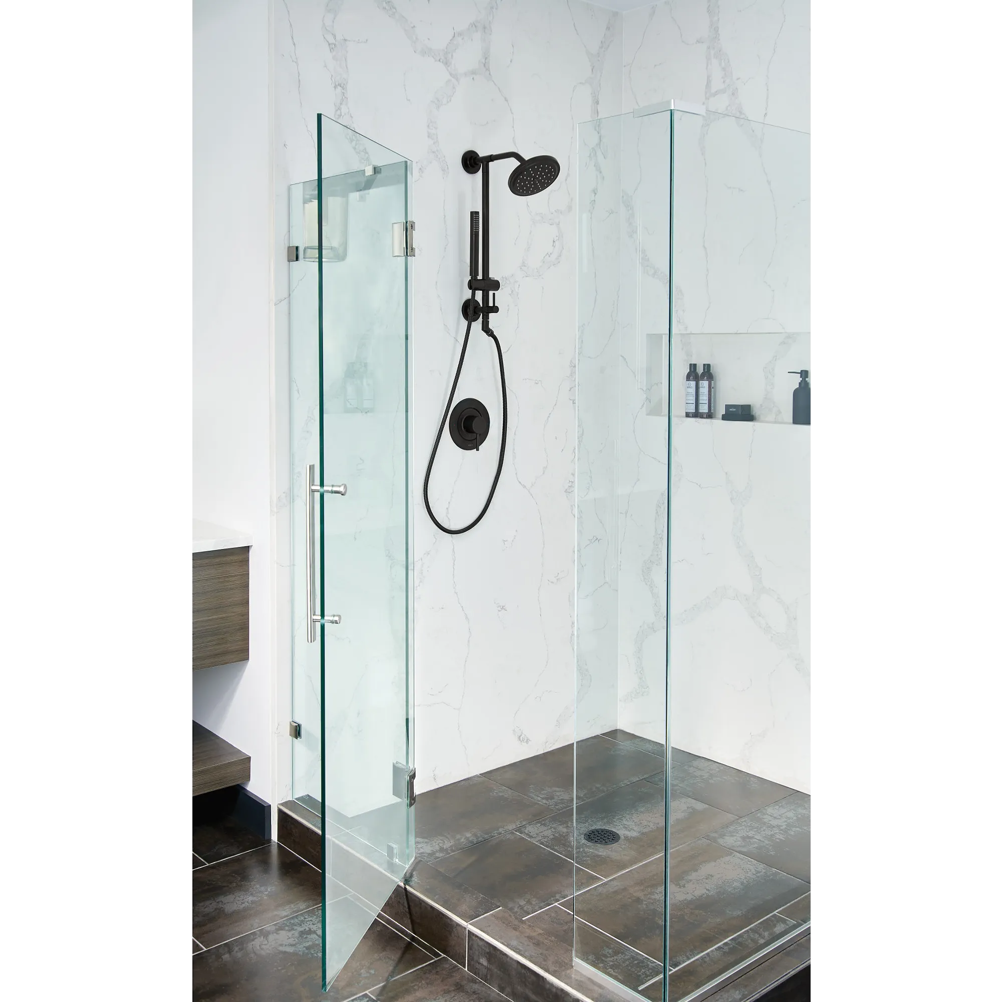 Moen One-Function 6-3/4" Diameter Spray Head Rainshower - Image 8