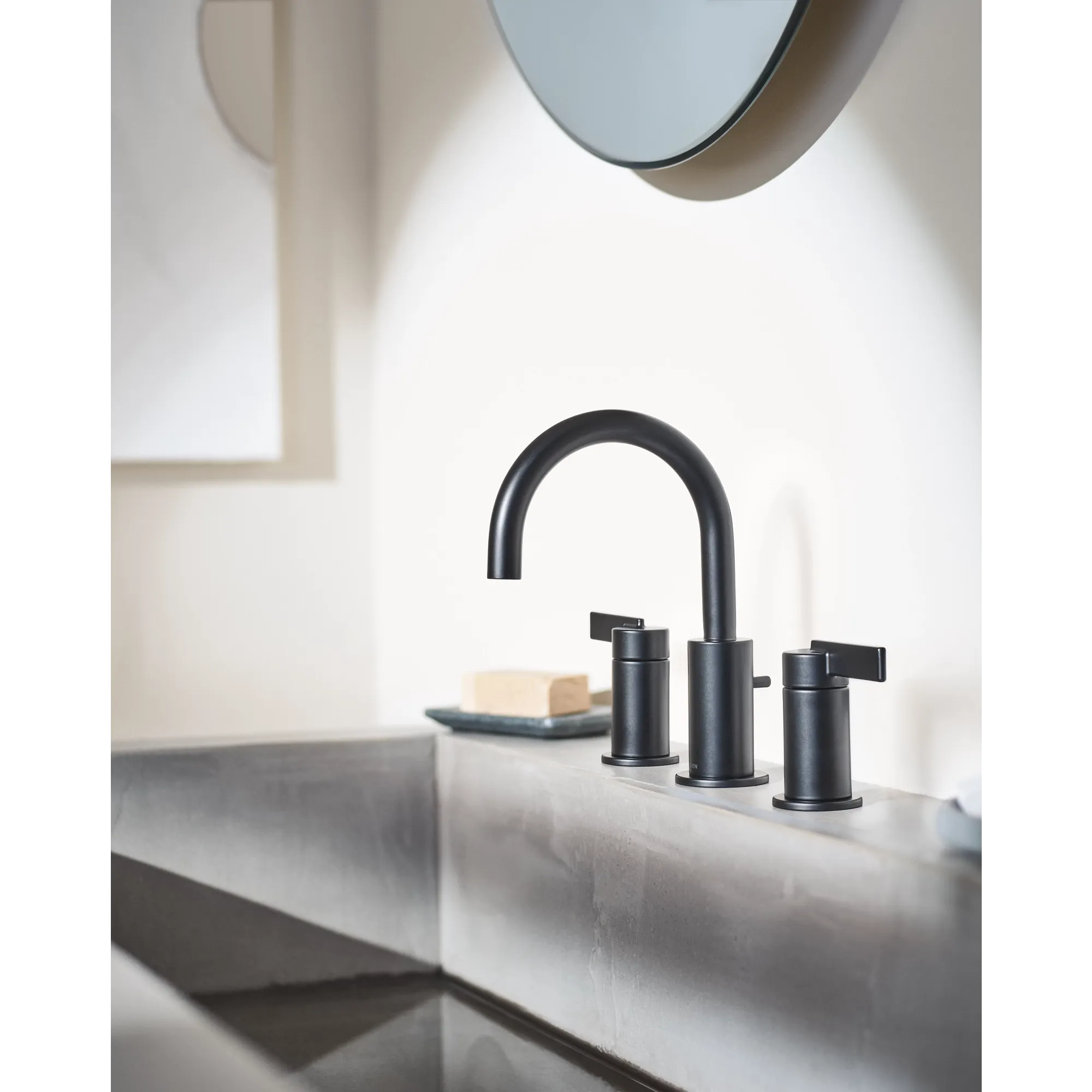 Cia Chrome two-handle bathroom faucet - Image 3