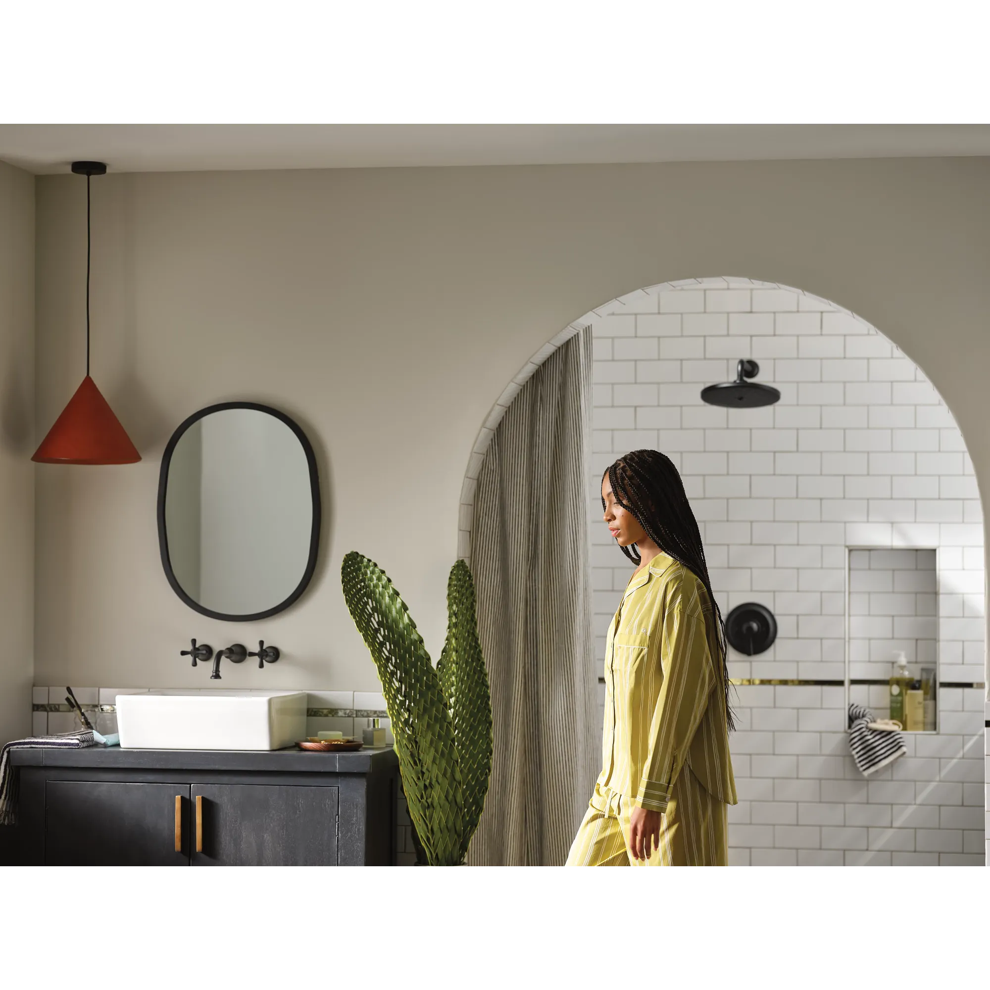 Colinet Chrome two-handle wall mount bathroom faucet - Image 10