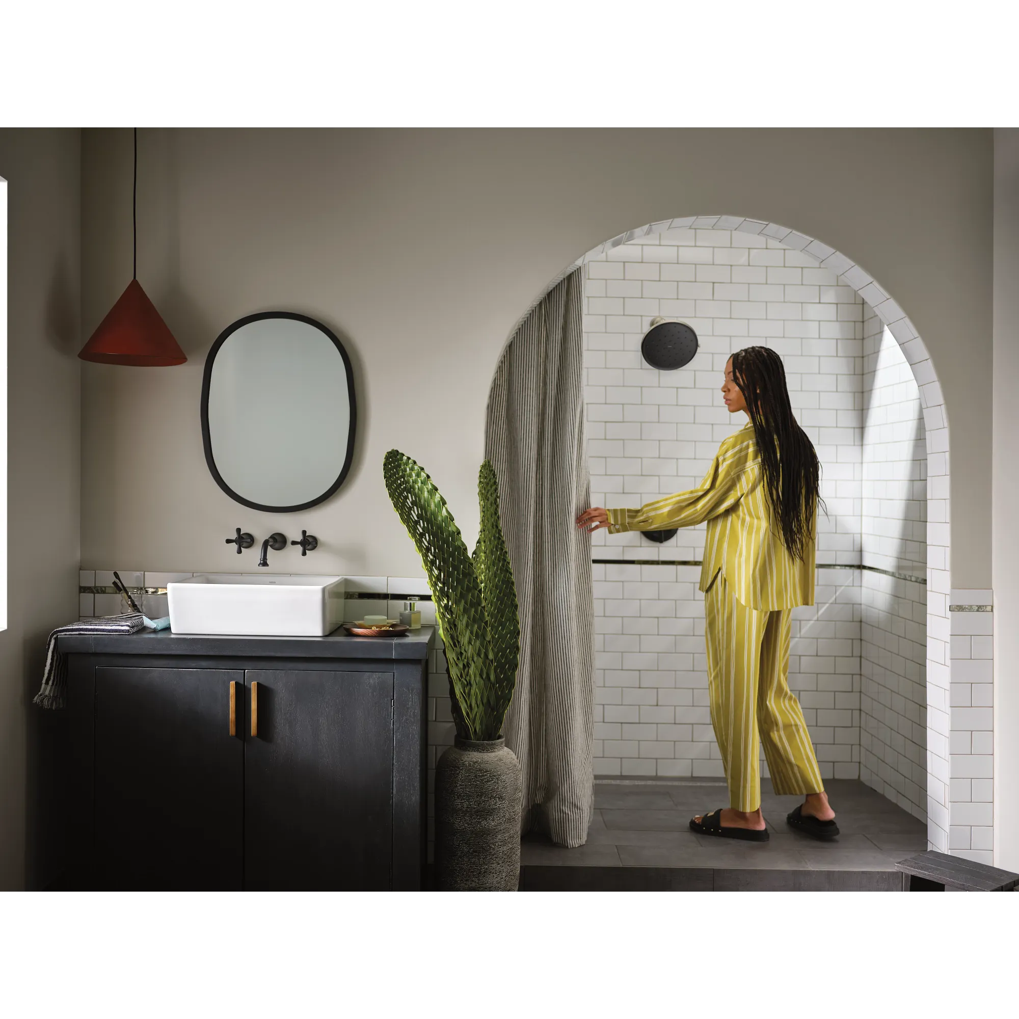 Colinet Chrome two-handle wall mount bathroom faucet - Image 13
