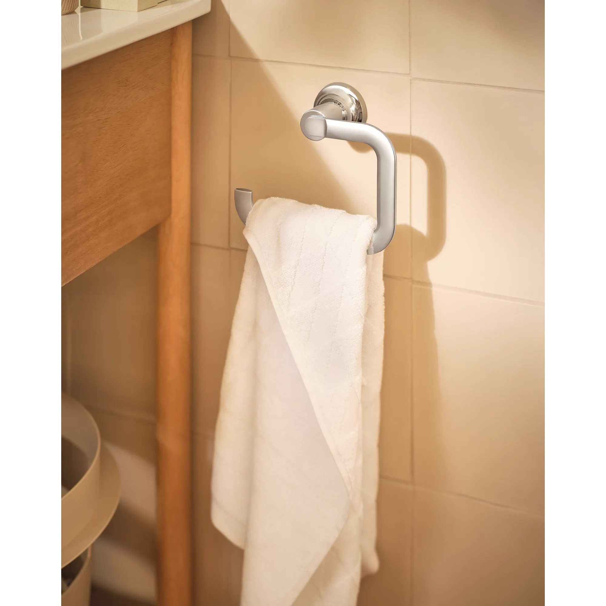Zyla Chrome towel ring - Image 4