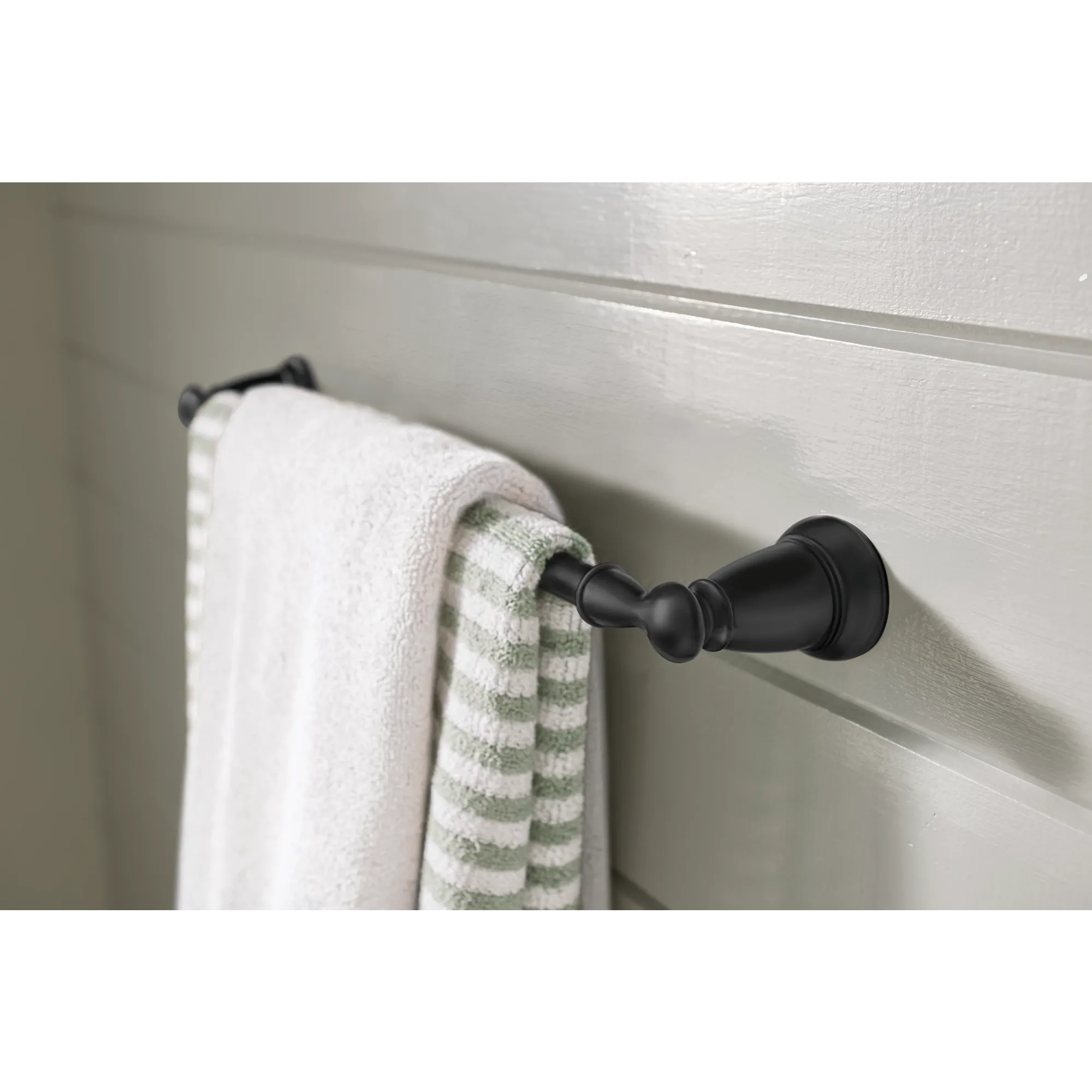 Banbury Chrome 24" Towel Bar - Image 8