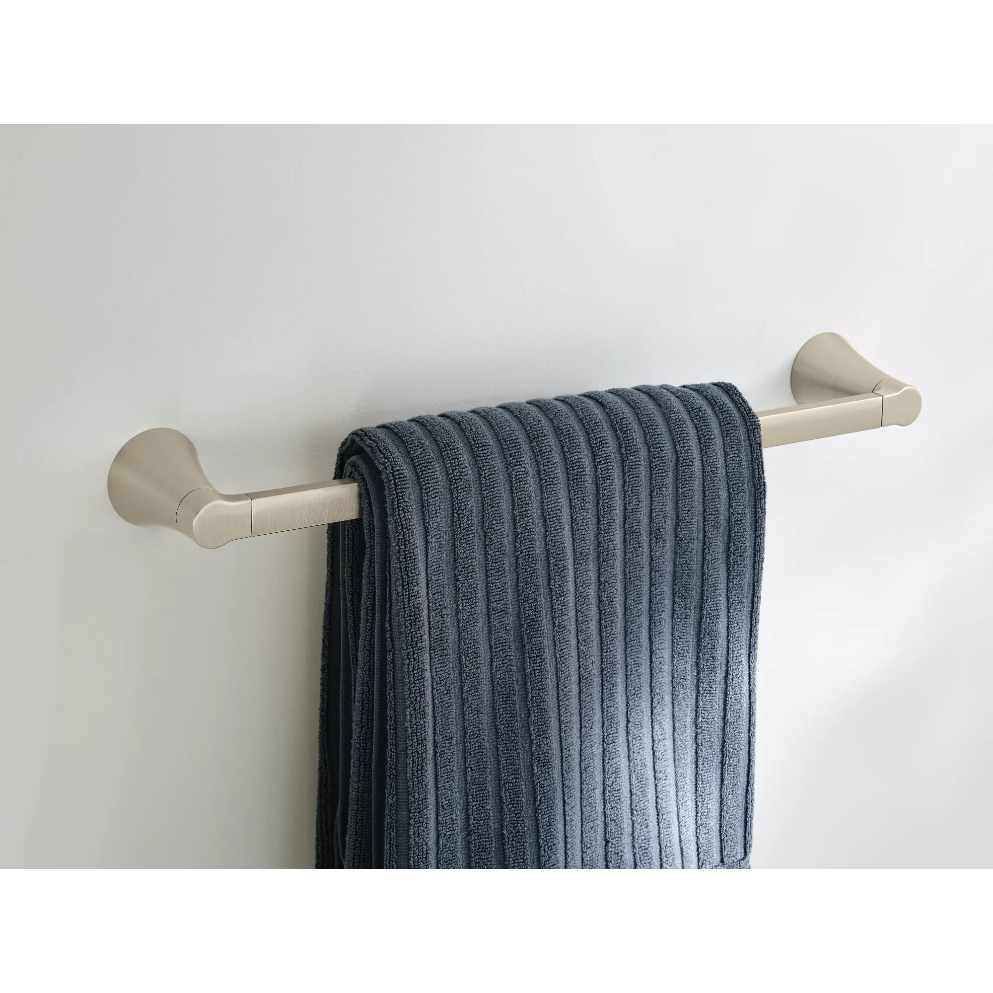 Jase Chrome towel bar - Image 12