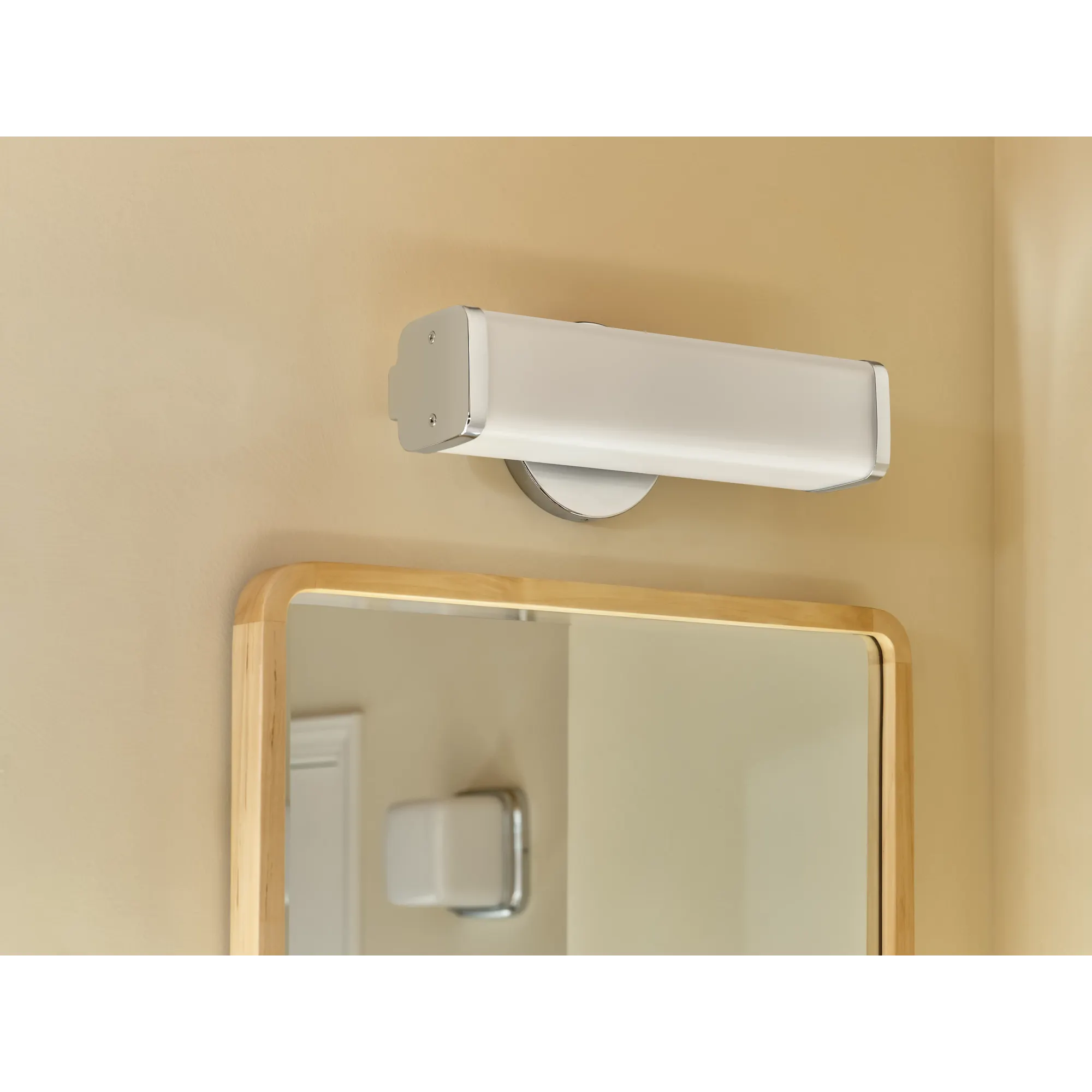 Iver Chrome one globe bath light - Image 3
